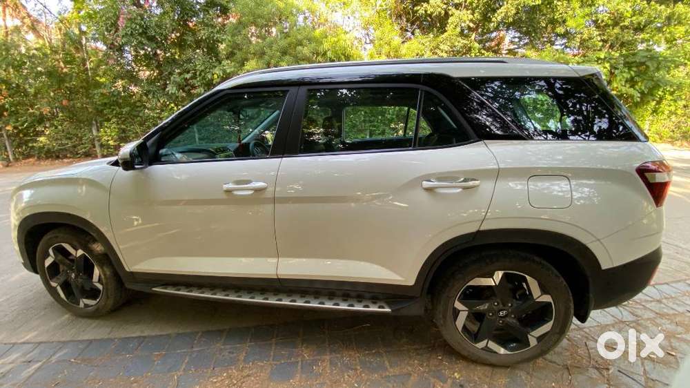 2022 Hyundai Alcazar Signature Diesel Automatic  15,000 Kms  Executi