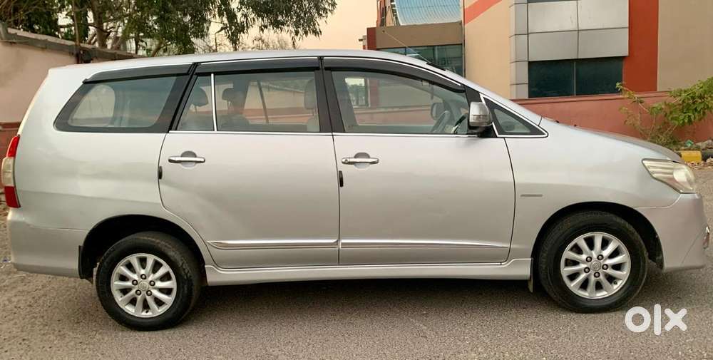 Toyota Innova 2.5 Vx 8 Seater Bs Iv, 2015, Diesel