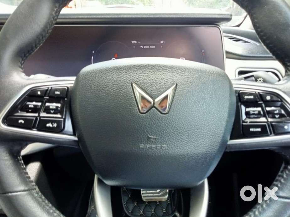 Mahindra Xuv700 2.2 Ax 7 Diesel At Luxury Pack Str, 2022, Diesel