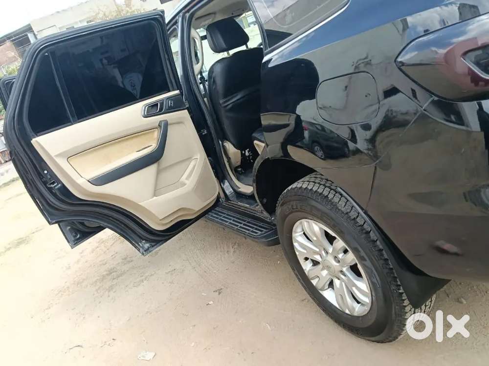 Ford Endeavour 2016