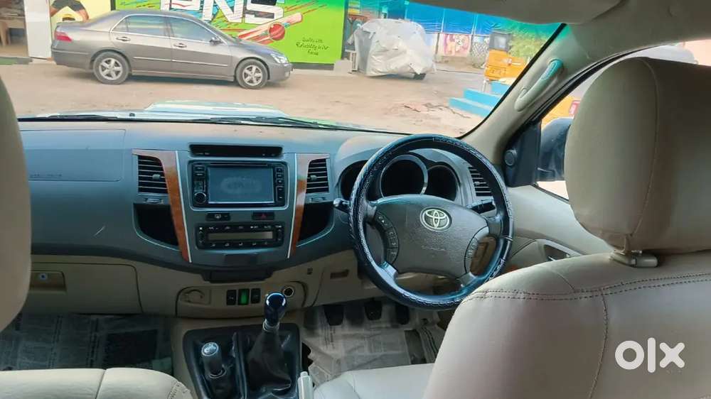Toyota Fortuner Legender 2011