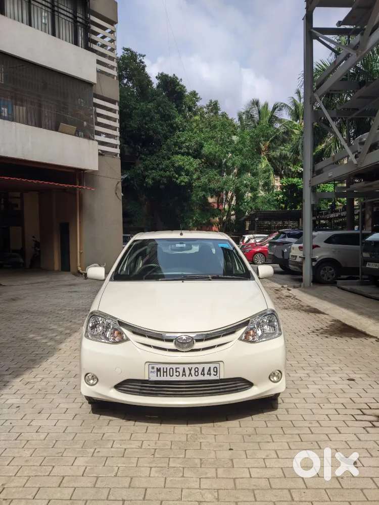 Toyota Etios 1.5 V 2012