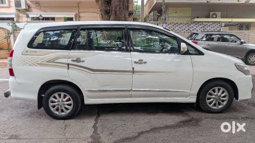 Toyota Innova 2.5 V 8 Str, 2014, Diesel