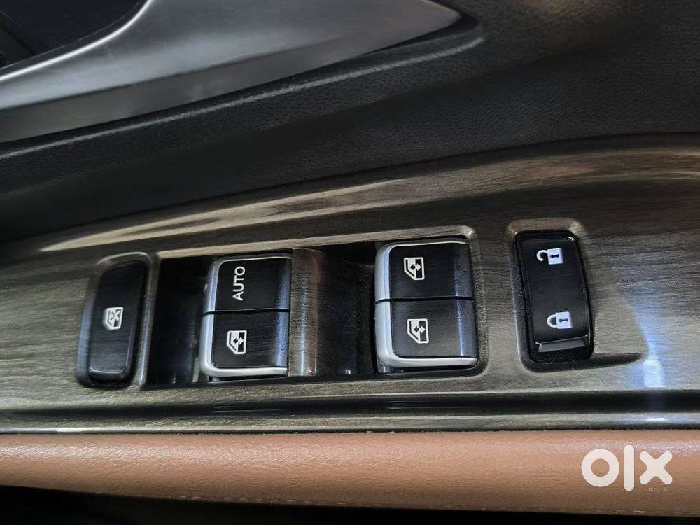 Mg Hector Plus Savvy Pro 1.5 Turbo Petrol Cvt 7 Str, 2023, Petrol