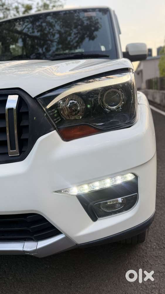 Mahindra Scorpio S10, 2015, Diesel