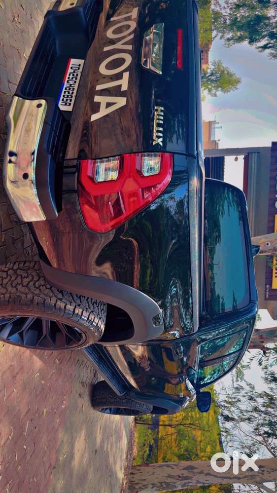 Toyota Hilux 2025 Diesel 4000 Km Driven