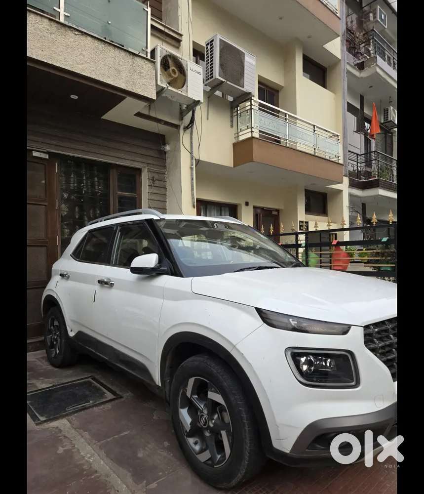 Hyundai Venue 2019 Petrol 56000 Km Driven