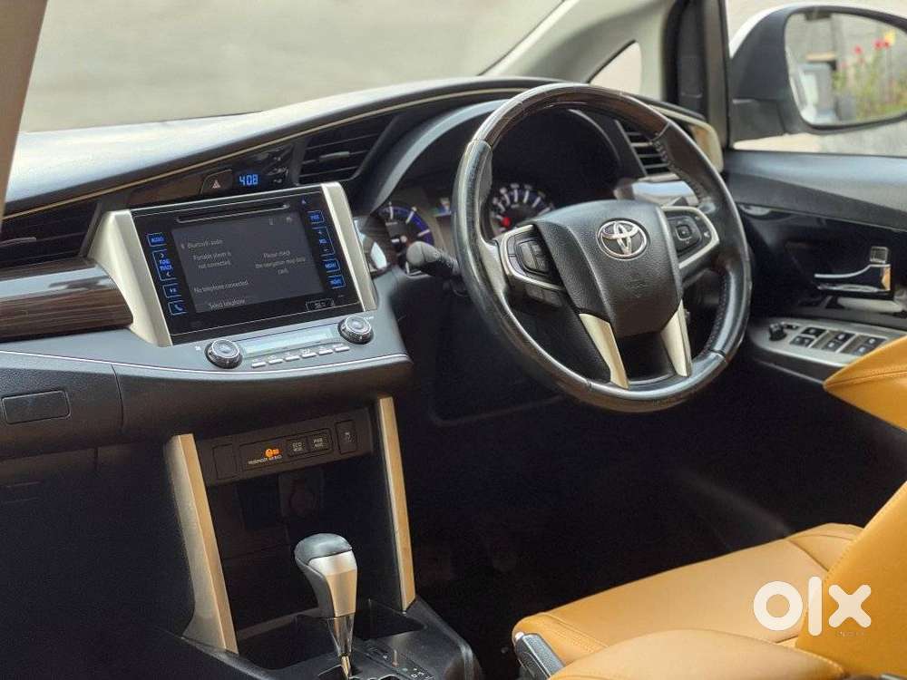 Toyota Innova Crysta 2.8z Automatic, 2016, Diesel