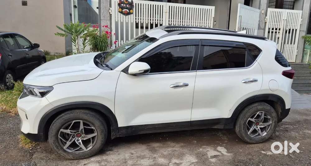Kia Sonet 2023 Petrol Well Maintained