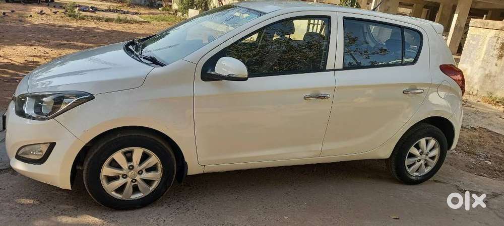 Hyundai I20 Asta 1.4 Crdi With Avn 6 Speed, 2012, Diesel