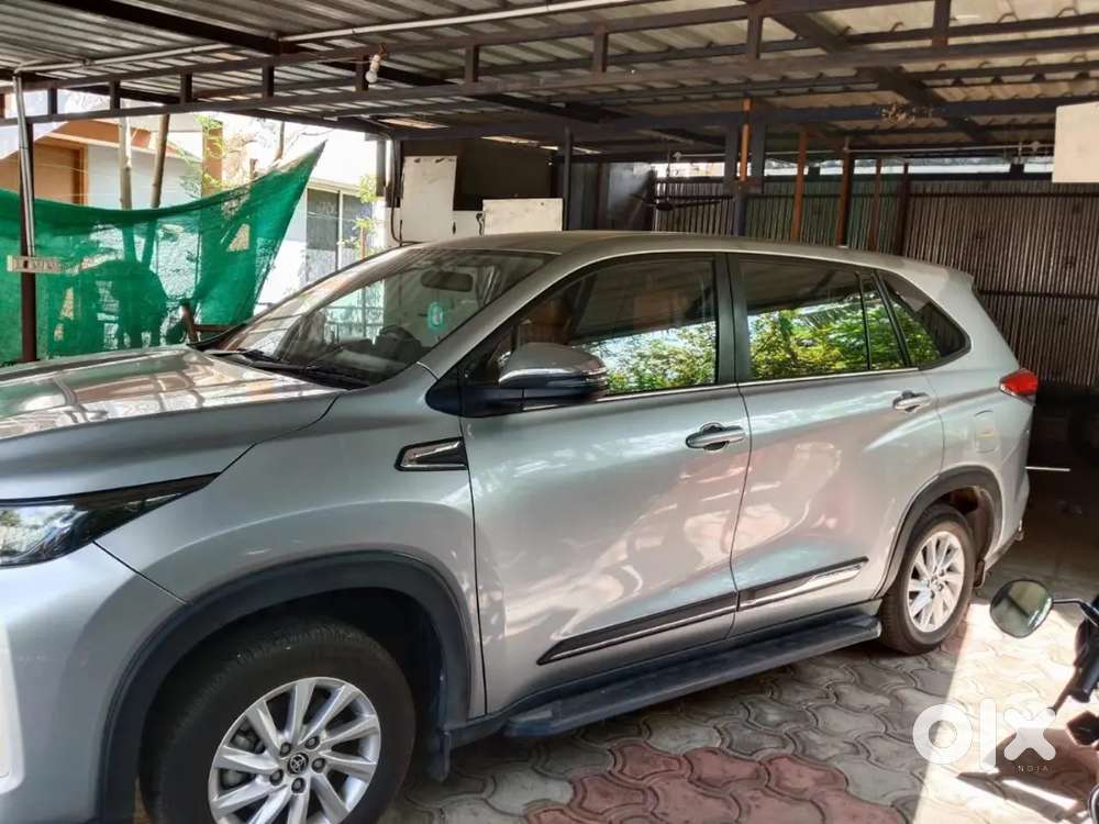 Toyota Innova Hycross 2.0 2024