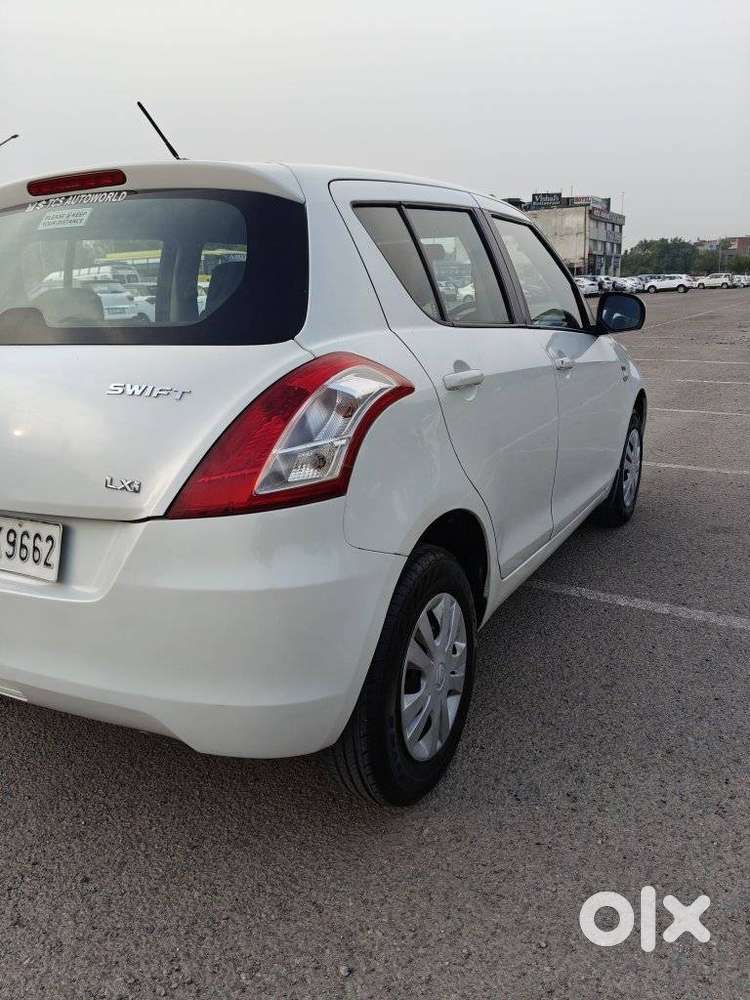 Maruti Suzuki Swift Lxi, 2016, Petrol