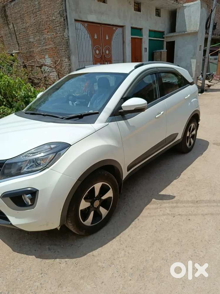 Tata Nexon 2018 Diesel 100000 Km Driven