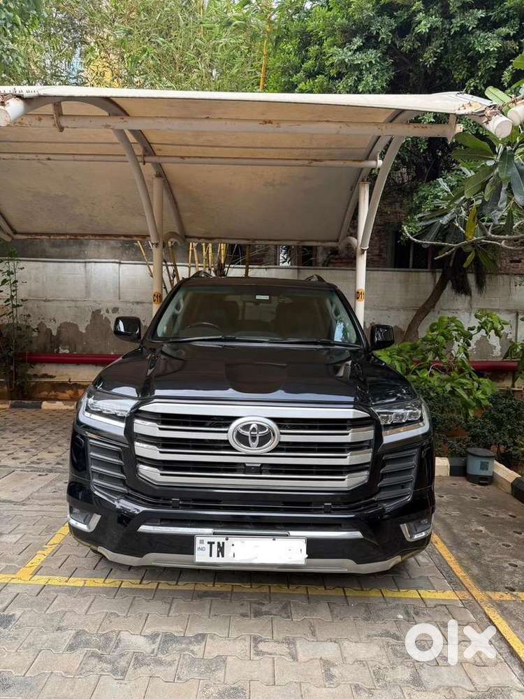 Toyota Land Cruiser 2010 Diesel Well Maintained