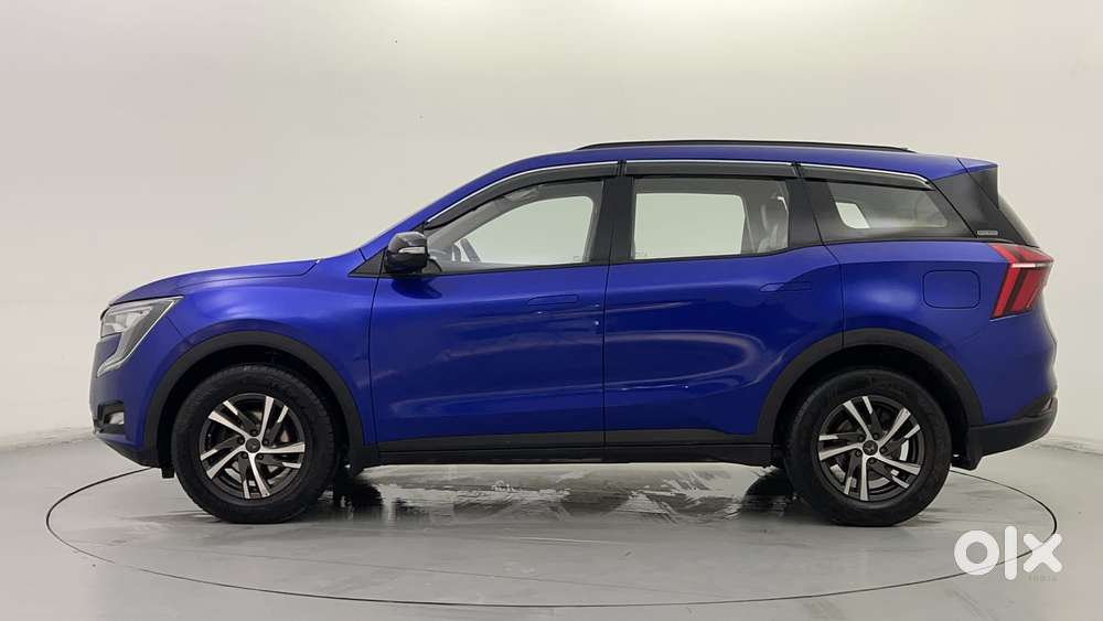 Mahindra Xuv700 2.0 Ax 5 Petrol Mt 7 Str, 2022, Petrol