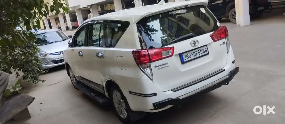 Toyota Innova Crysta Desember 2018 White