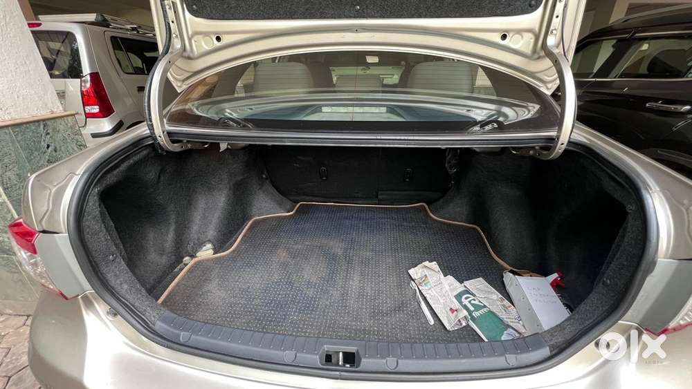 2011 Toyota Corolla Altis