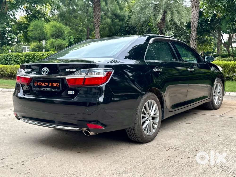 Toyota Camry Hybrid 2018 Mint Condition