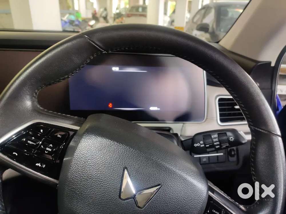 Mahindra Xuv700 2022 Petrol 44500 Km Driven