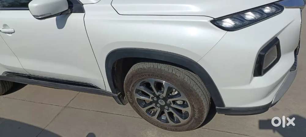 Maruti Suzuki Grand Vitara 2023 Petrol 28500 Km Driven
