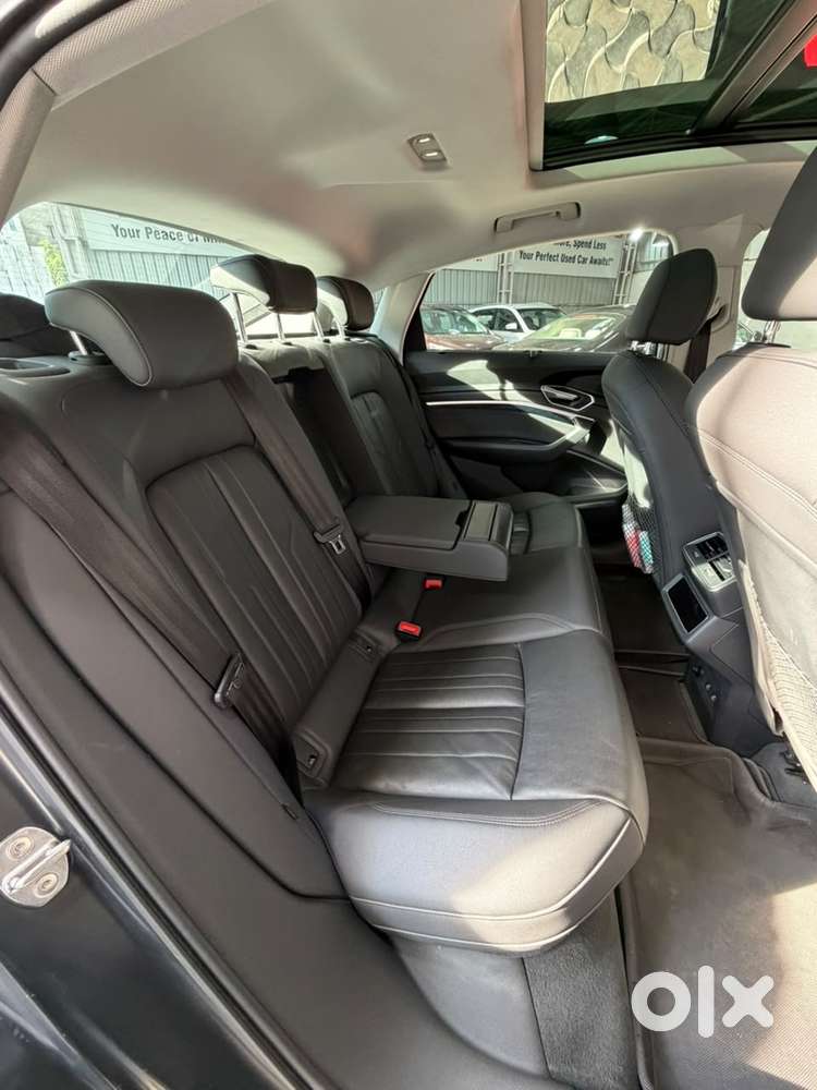 Audi E-tron 55, 2023, Electric