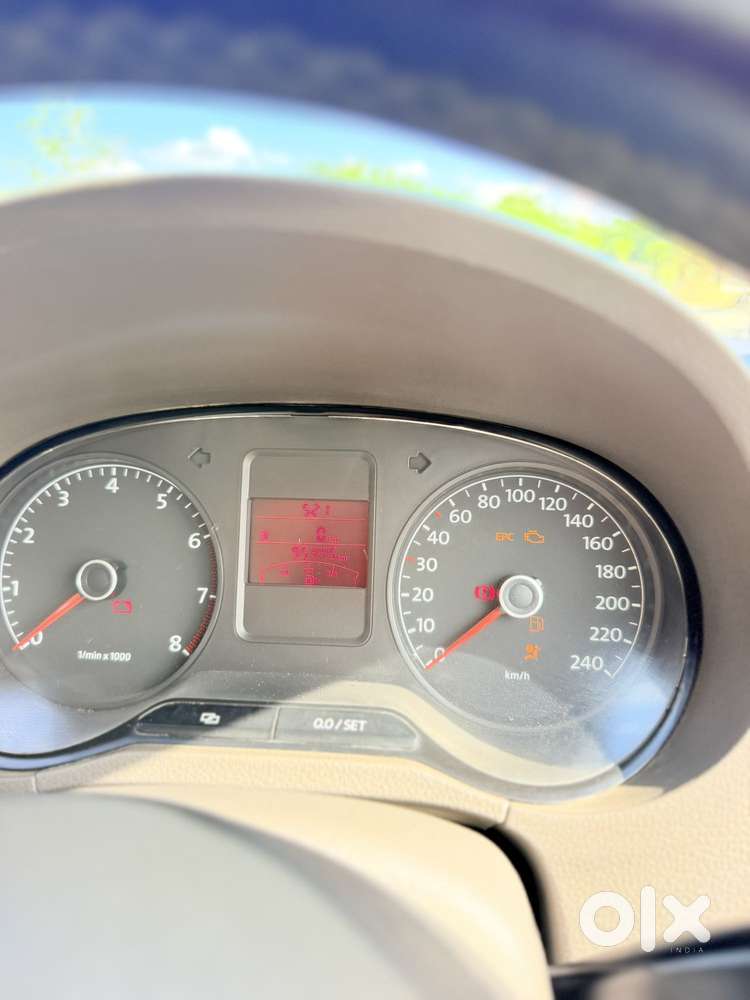 Volkswagen Vento 1.6 Highline, 2011, Petrol