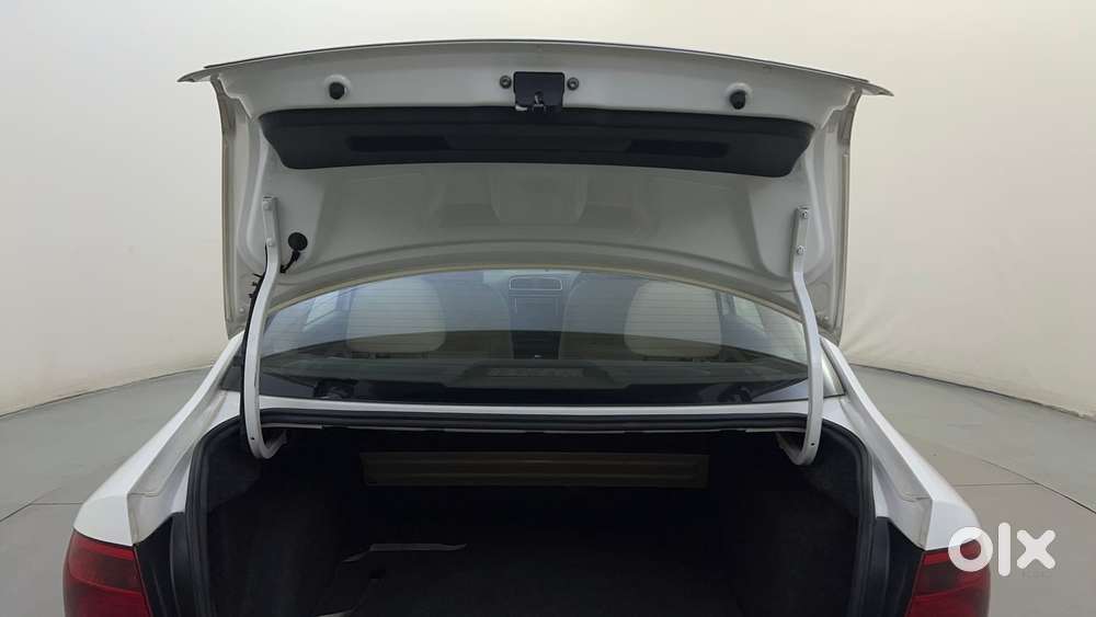 Volkswagen Vento Petrol Highline, 2014, Petrol
