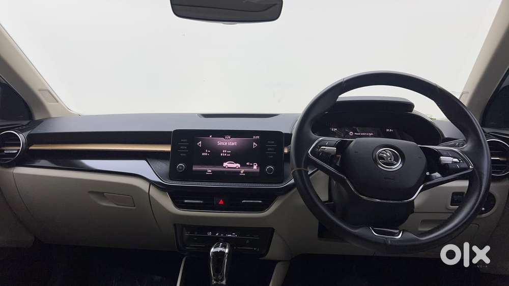 Skoda Slavia Style 1.0l Tsi At, 2023, Petrol