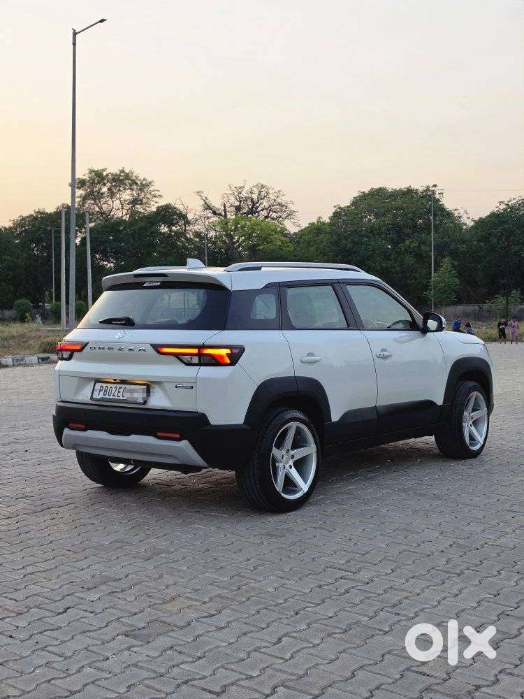 Maruti Suzuki Brezza 1.5 Zxi At Smart Hybrid, 2022, Cng & Hybrids