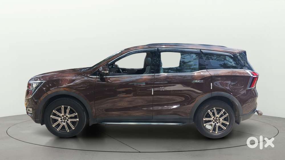 Mahindra Xuv700 2.0 Ax 7 Petrol At Luxury Pack Str, 2025, Petrol