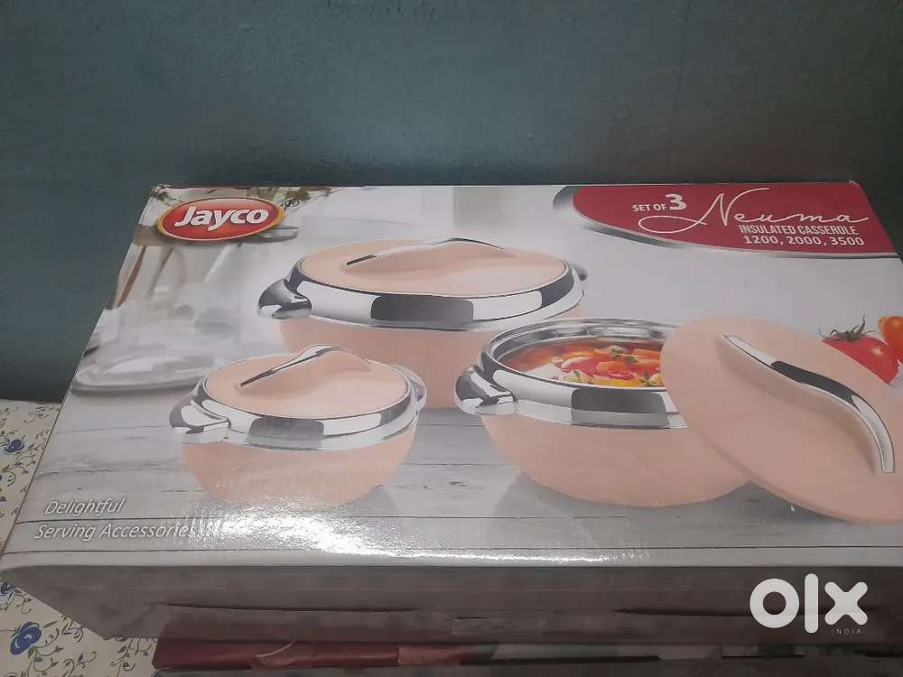 Bathroom set and casserole