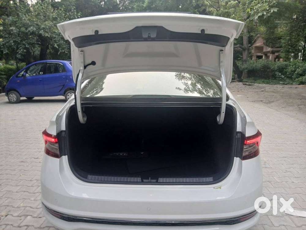 Skoda Slavia Anniversary Edition 1.5l Tsi Dsg, 2023, Petrol