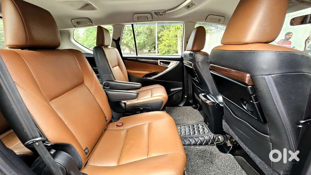 Toyota Innova Crysta 2.8 Zx At, 2016, Petrol