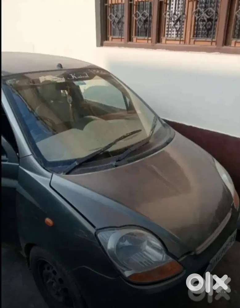 गाड़ी में कोई काम नहीं है चारों टायर ओर बैटरी नई हे