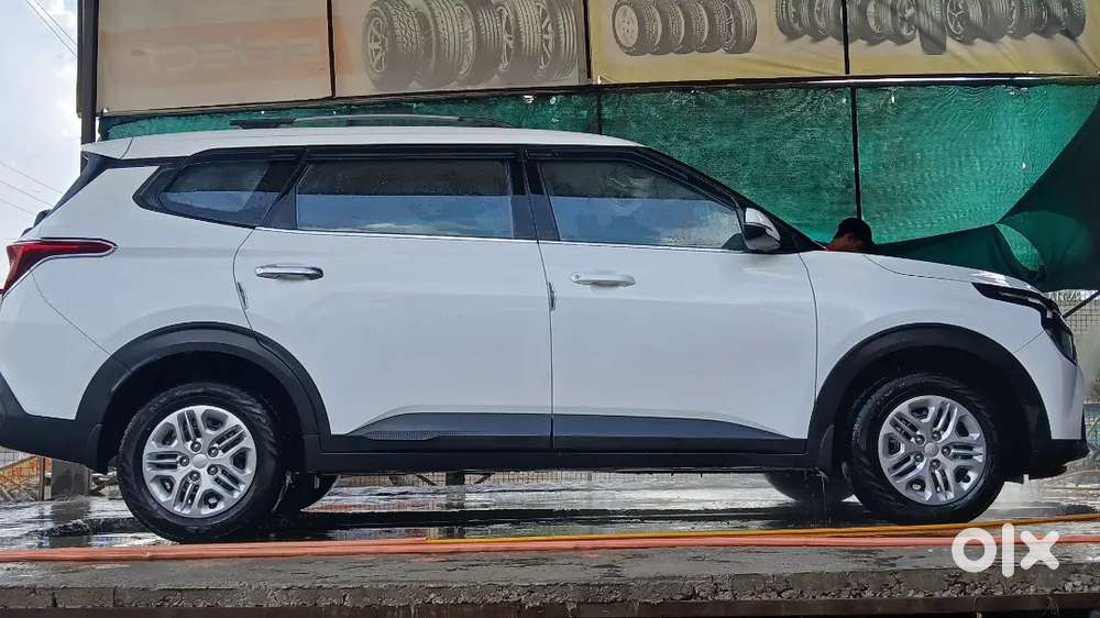 Kia Carens 2024 Premium