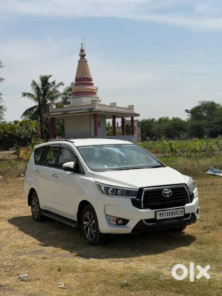 Toyota Innova Crysta 2023 Diesel 110000 Km Driven