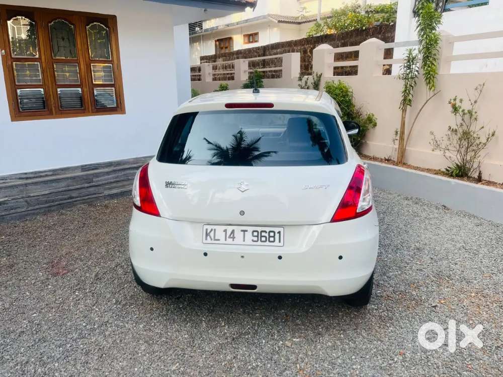 Maruti Suzuki Swift 2017 Petrol 89000 Km Driven