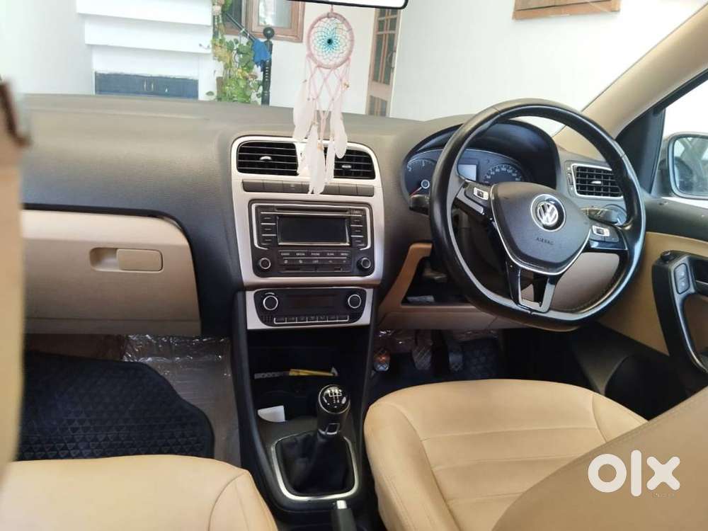 Volkswagen Polo 2015 Year