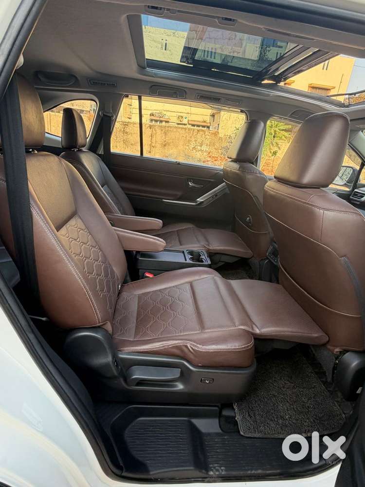 Toyota Innova Hycross 2.0 Zx (o) Hybrid 7 Str, 2023, Petrol