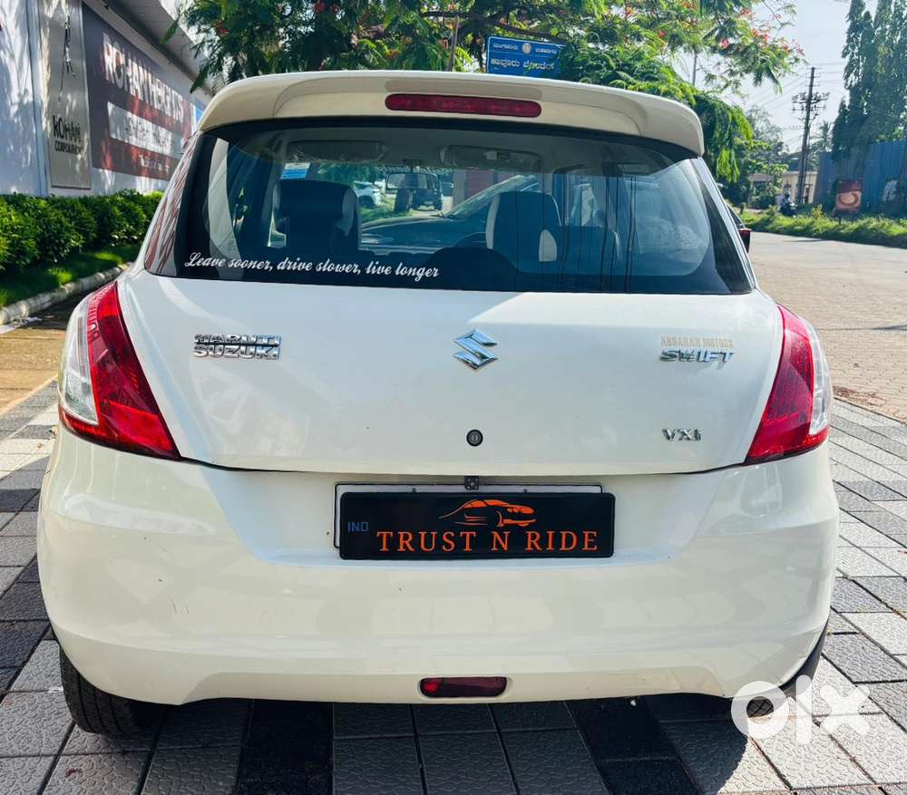 Maruti Suzuki Swift Vxi Optional, 2015, Petrol