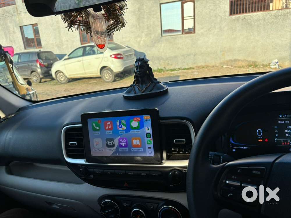 Hyundai Venue 2023 Petrol 19000 Km Driven