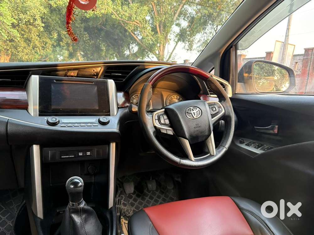 Toyota Innova Crysta 2.4 V, 2016, Diesel