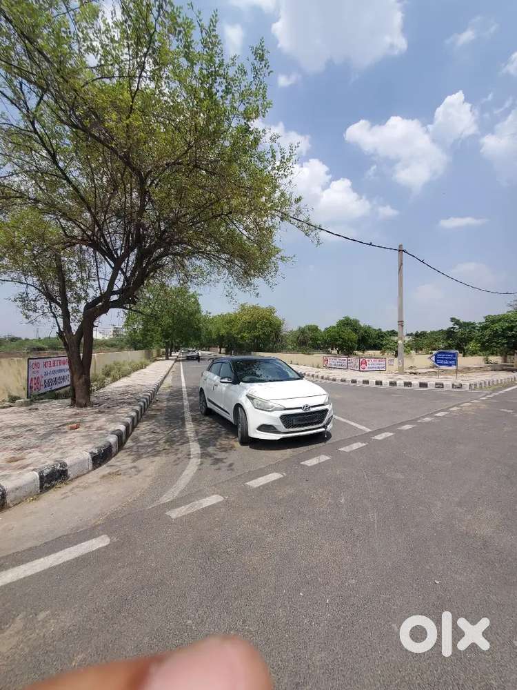 I 20 Sport 2015 Model Manual White Colour Clean Car