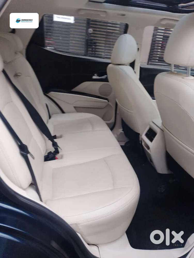 Mahindra Xuv 3xo Ax7l 1.2 Petrol At (pg), 2024, Petrol
