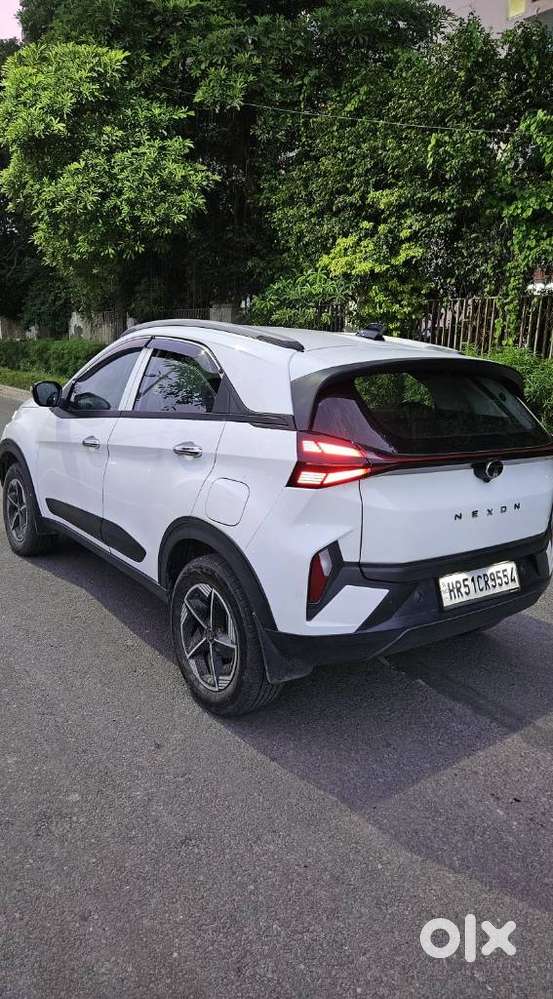 Tata Nexon Smart Plus S 1.2 Revotron Petrol 5 Mt, 2024
