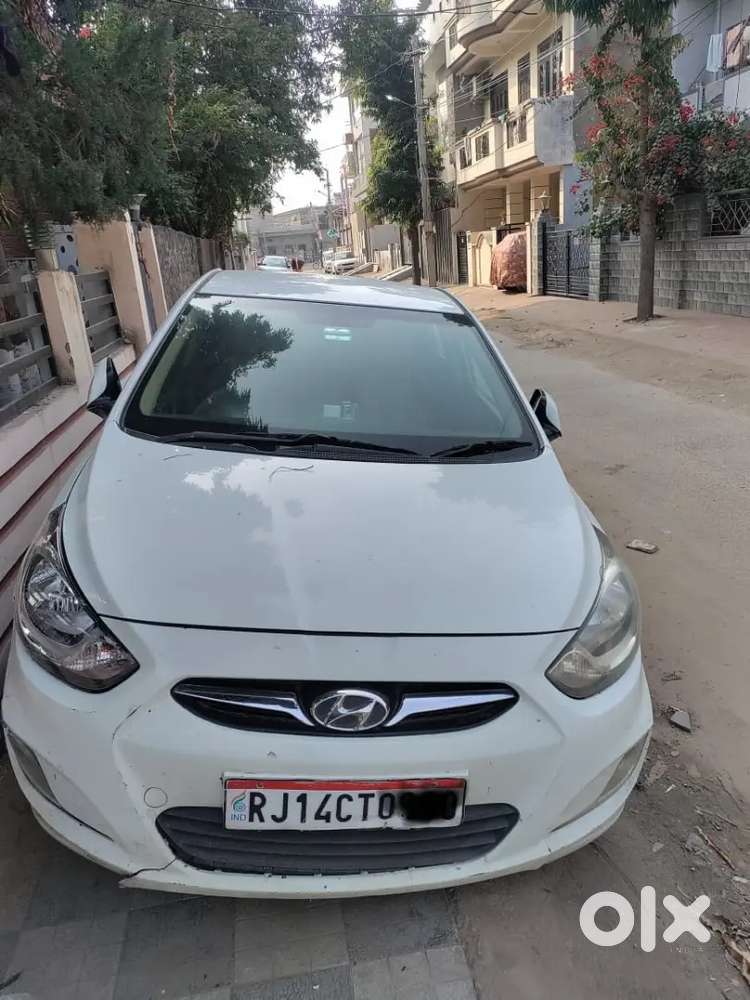 Hyundai Verna 2012