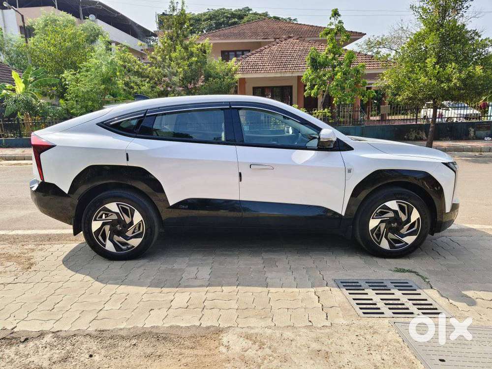 Mahindra Xev 9e Three B79 Kwh, 2025, Electric