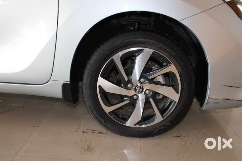 Toyota Glanza 1.2 V Amt, 2024, Petrol