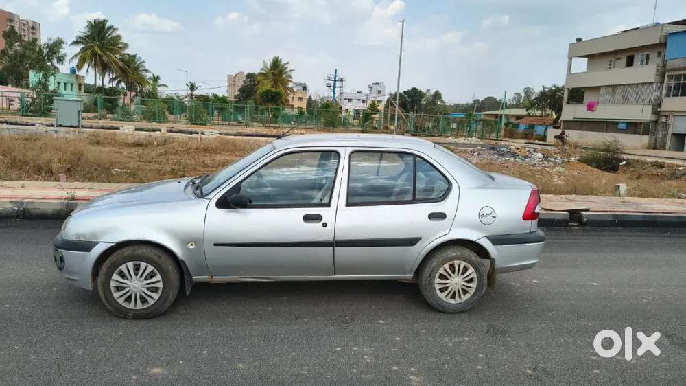 Ford Ikon Clxi Petrol 2005
