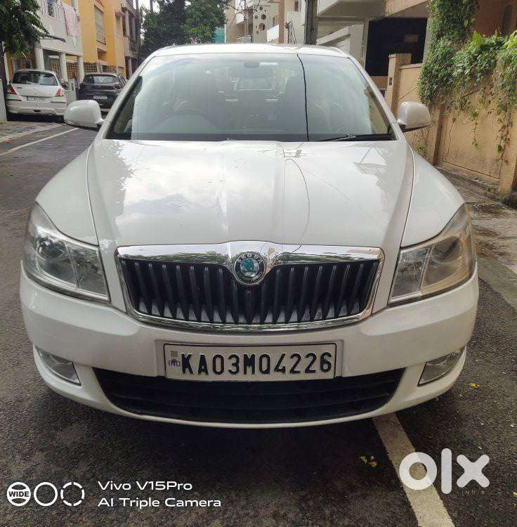 Skoda Laura 1.9 Tdi At Elegance, 2012, Diesel